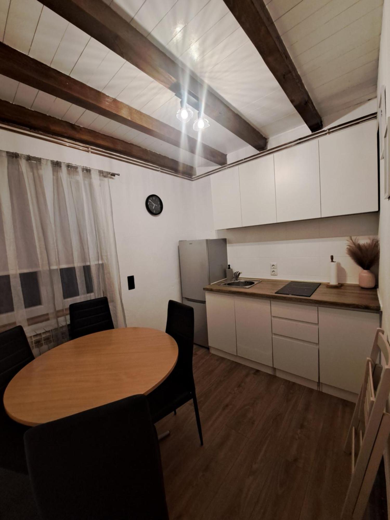 Guest House Emanuela Слуни Екстериор снимка