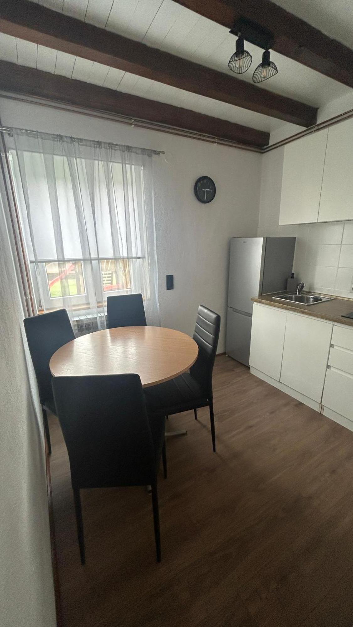Guest House Emanuela Слуни Екстериор снимка