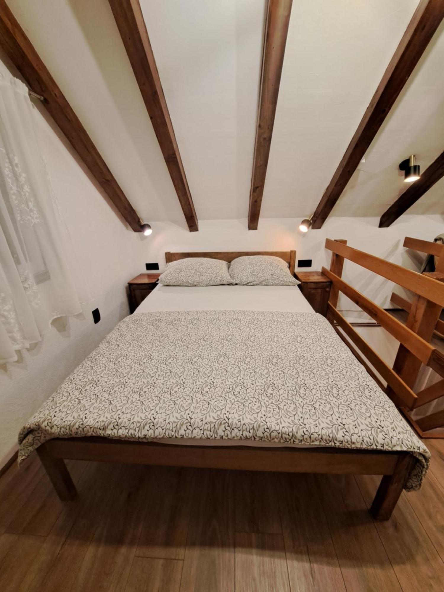 Guest House Emanuela Слуни Екстериор снимка