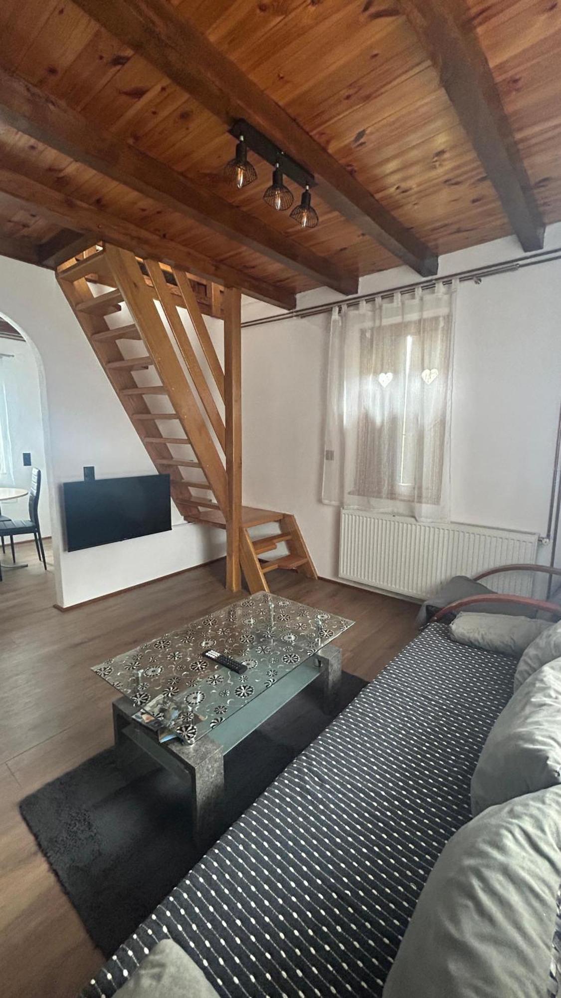 Guest House Emanuela Слуни Екстериор снимка